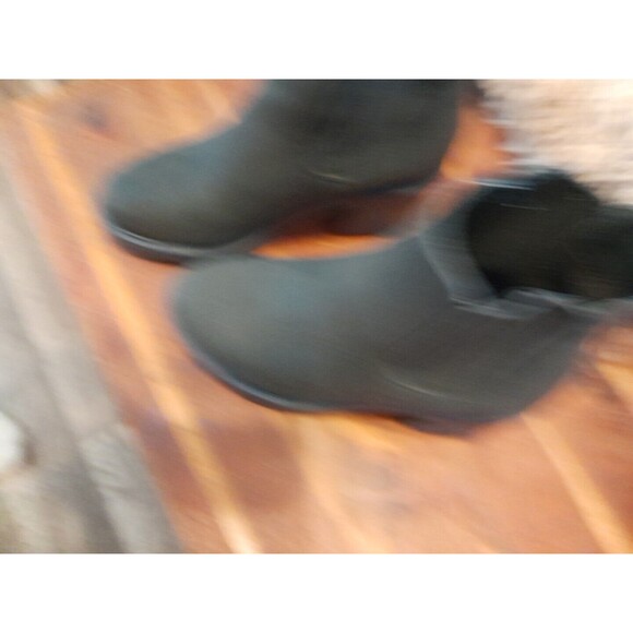 J. Ferrar Maeve Water Resistant Women’s Black Ankle Boots With Heel 7. - Picture 3 of 7